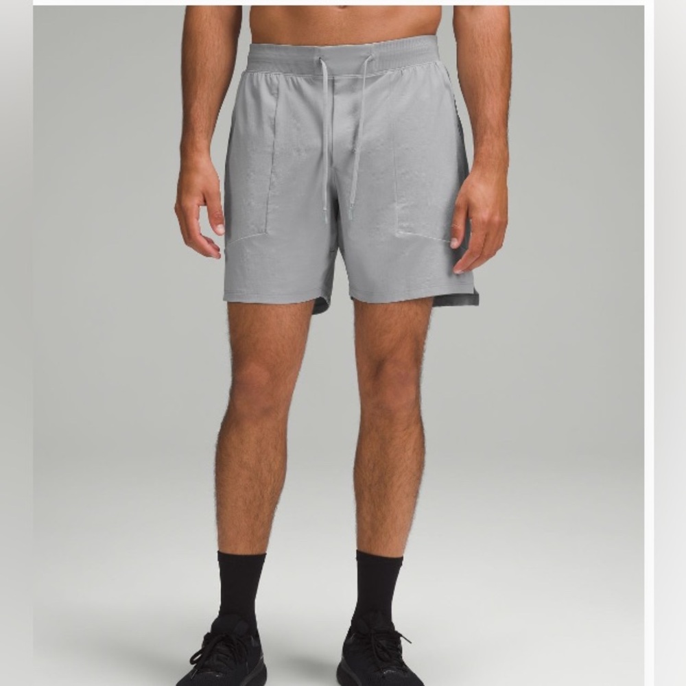 Lululemon men’s license to train shorts Rhino Grey size medium 7 inch inseam